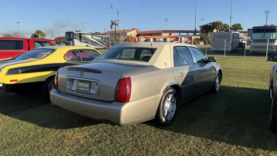 2001 Cadillac DeVille 8th Gen - Image 2 of 9