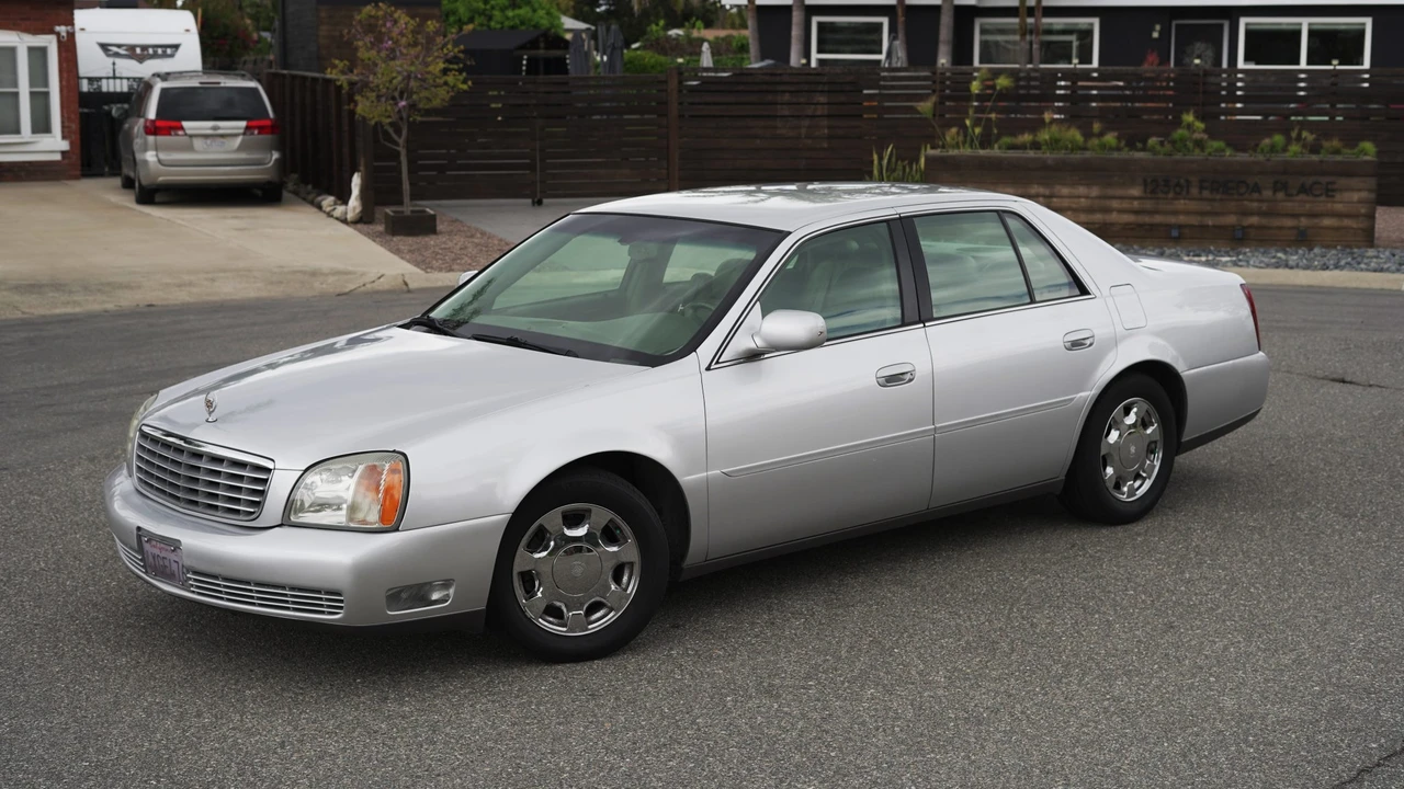 2001 Cadillac DeVille 8th Gen - Image 10 of 31