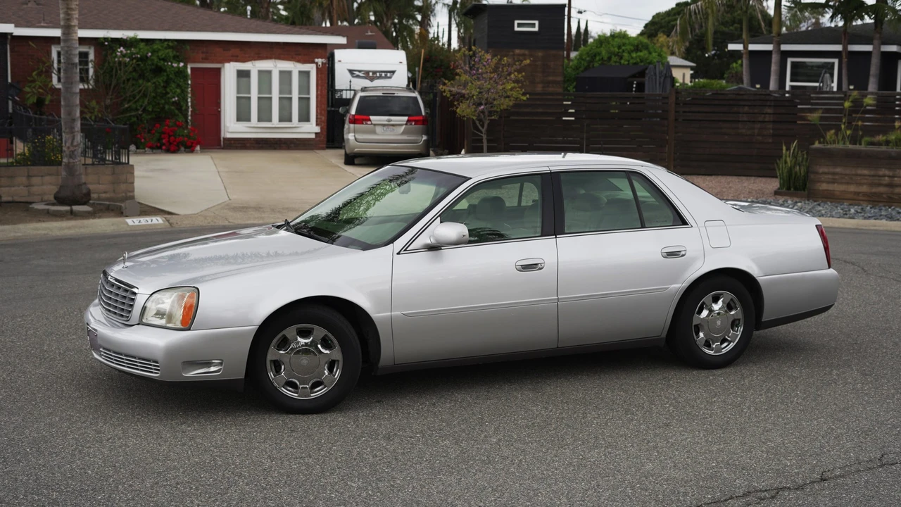 2001 Cadillac DeVille 8th Gen - Image 11 of 31