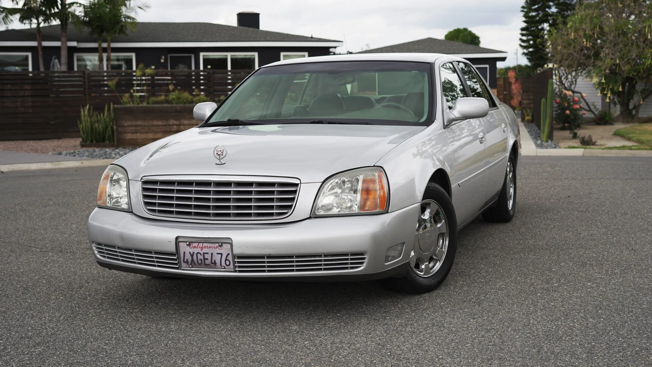 2001 Cadillac DeVille 8th Gen - Image 3 of 31