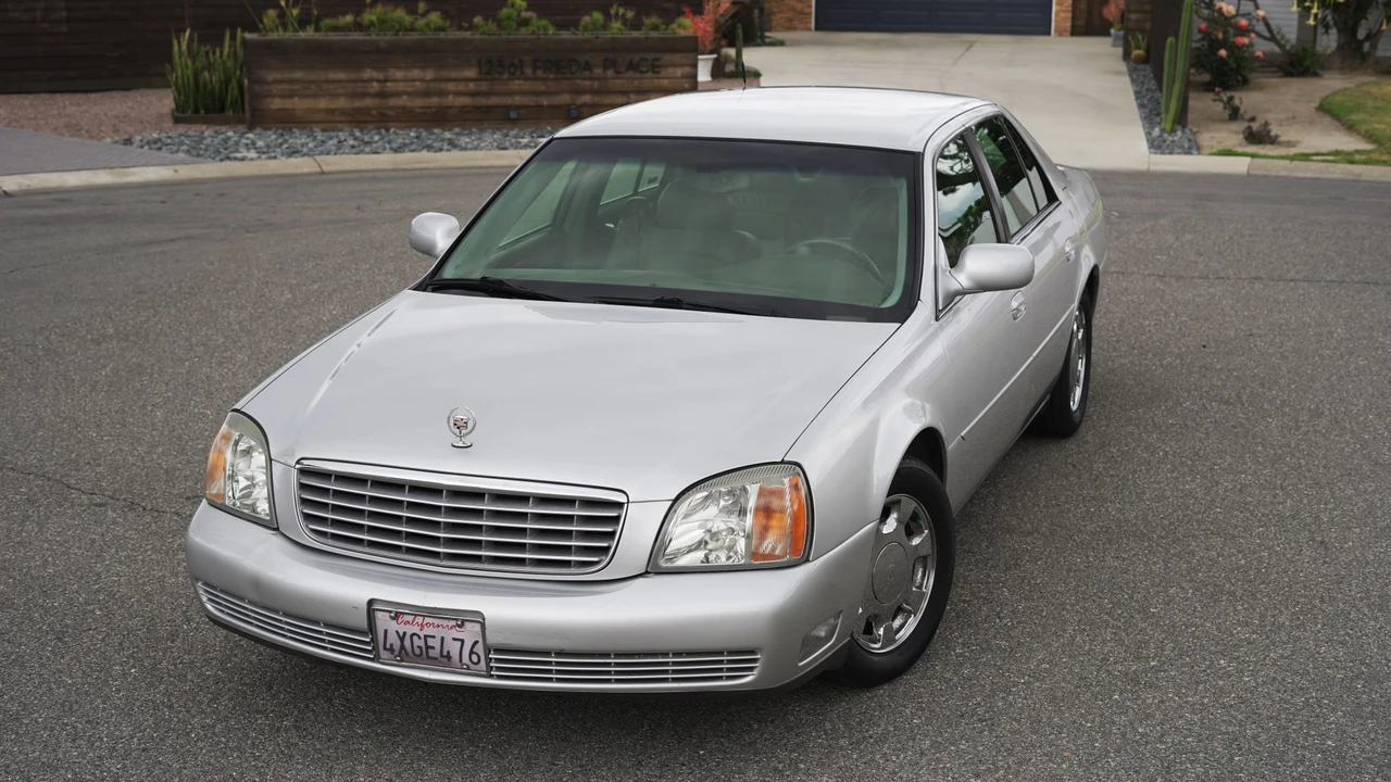 2001 Cadillac DeVille 8th Gen - Image 4 of 31