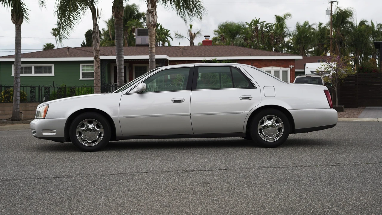 2001 Cadillac DeVille 8th Gen - Image 15 of 31