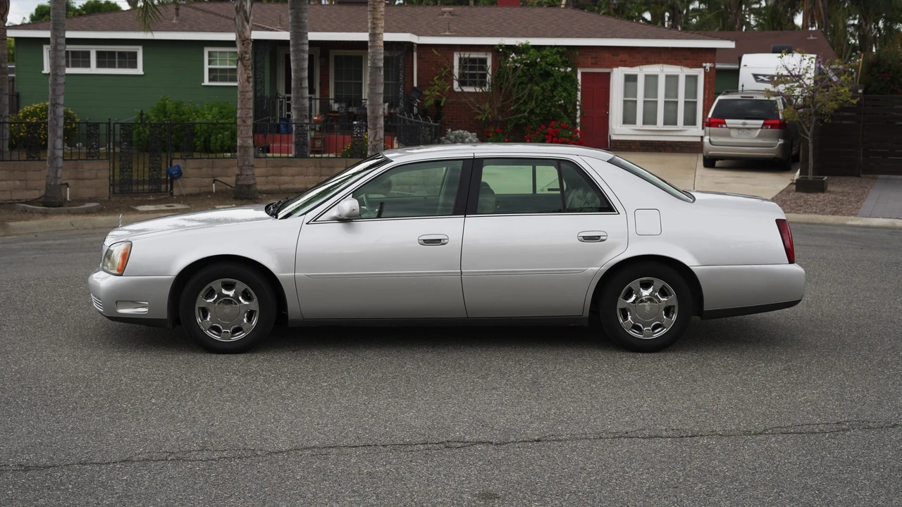 2001 Cadillac DeVille 8th Gen - Image 16 of 31