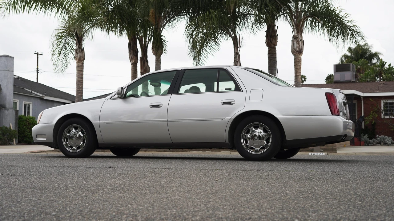 2001 Cadillac DeVille 8th Gen - Image 17 of 31