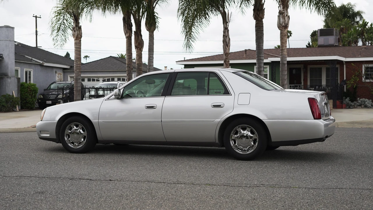 2001 Cadillac DeVille 8th Gen - Image 18 of 31