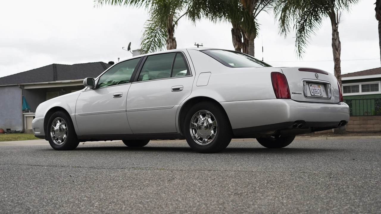 2001 Cadillac DeVille 8th Gen - Image 20 of 31
