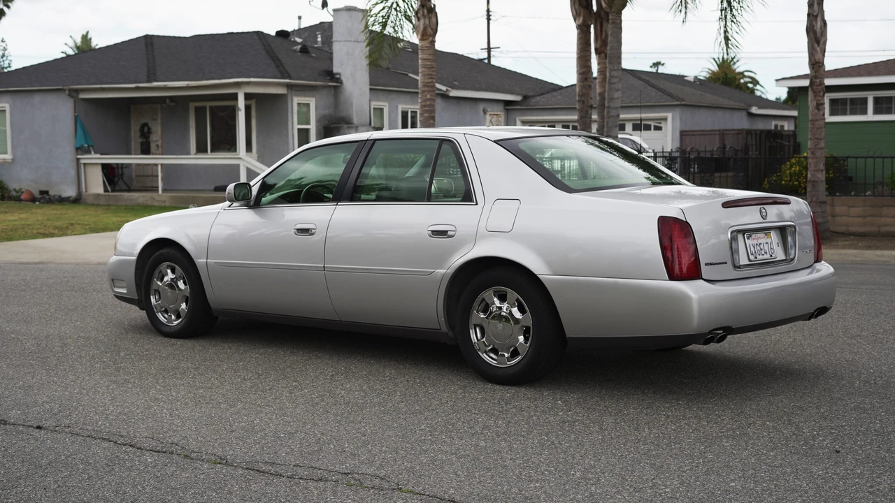 2001 Cadillac DeVille 8th Gen - Image 21 of 31