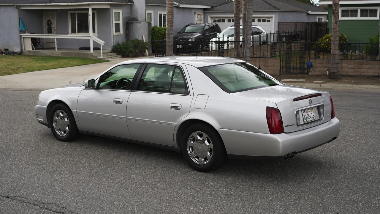 2001 Cadillac DeVille 8th Gen - Image 22 of 31