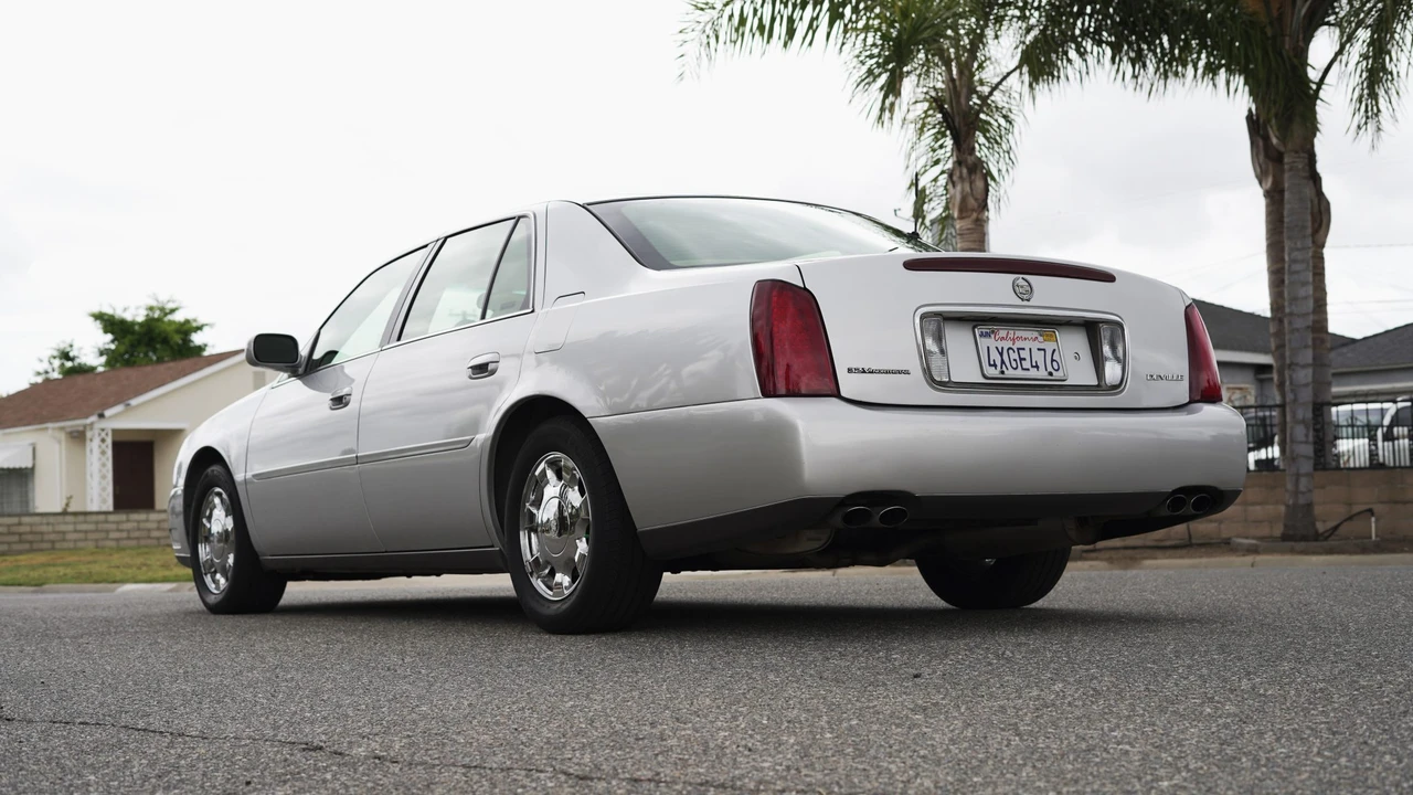 2001 Cadillac DeVille 8th Gen - Image 23 of 31