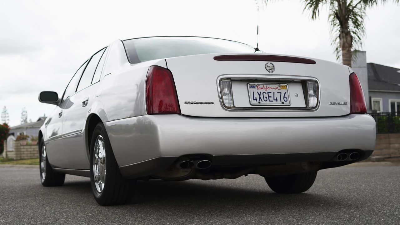 2001 Cadillac DeVille 8th Gen - Image 26 of 31