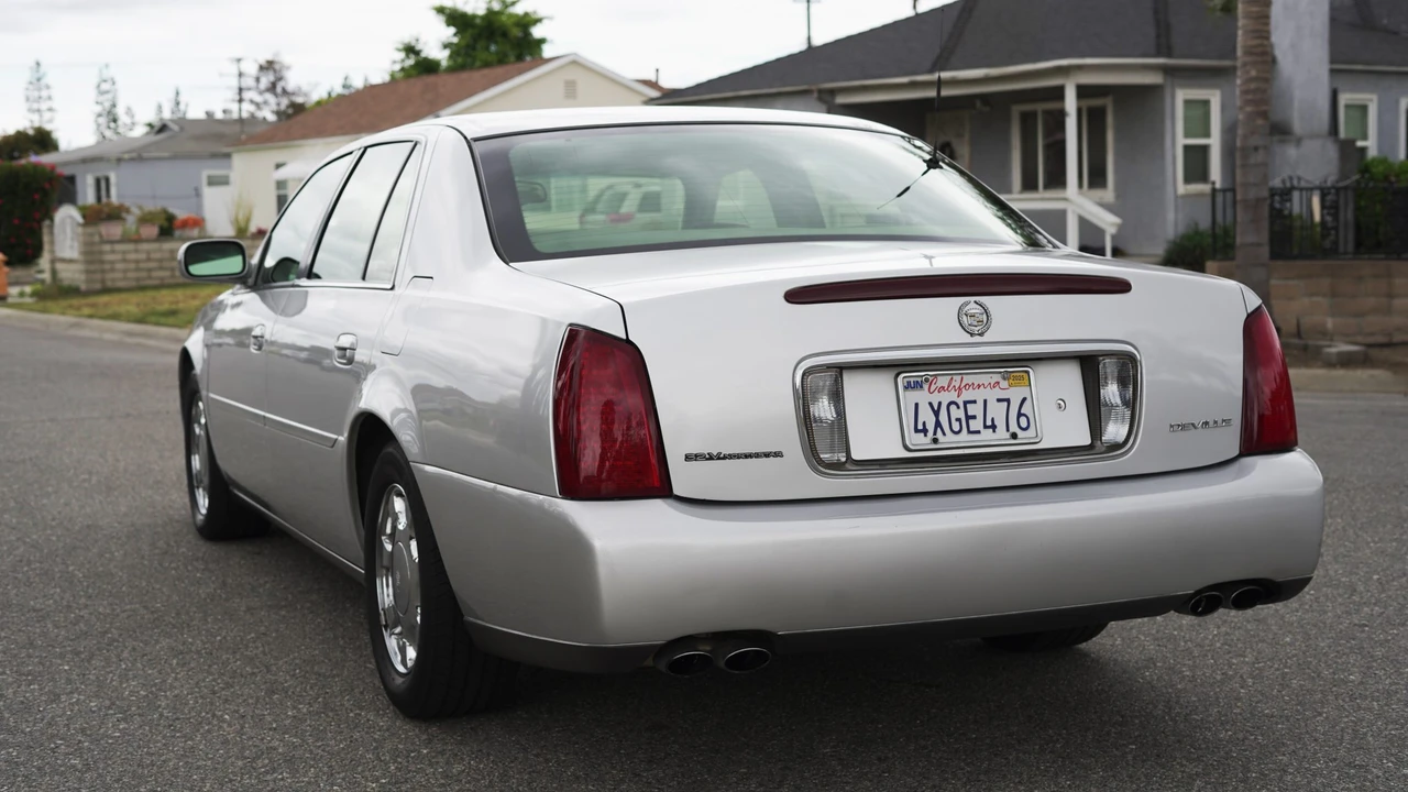2001 Cadillac DeVille 8th Gen - Image 27 of 31