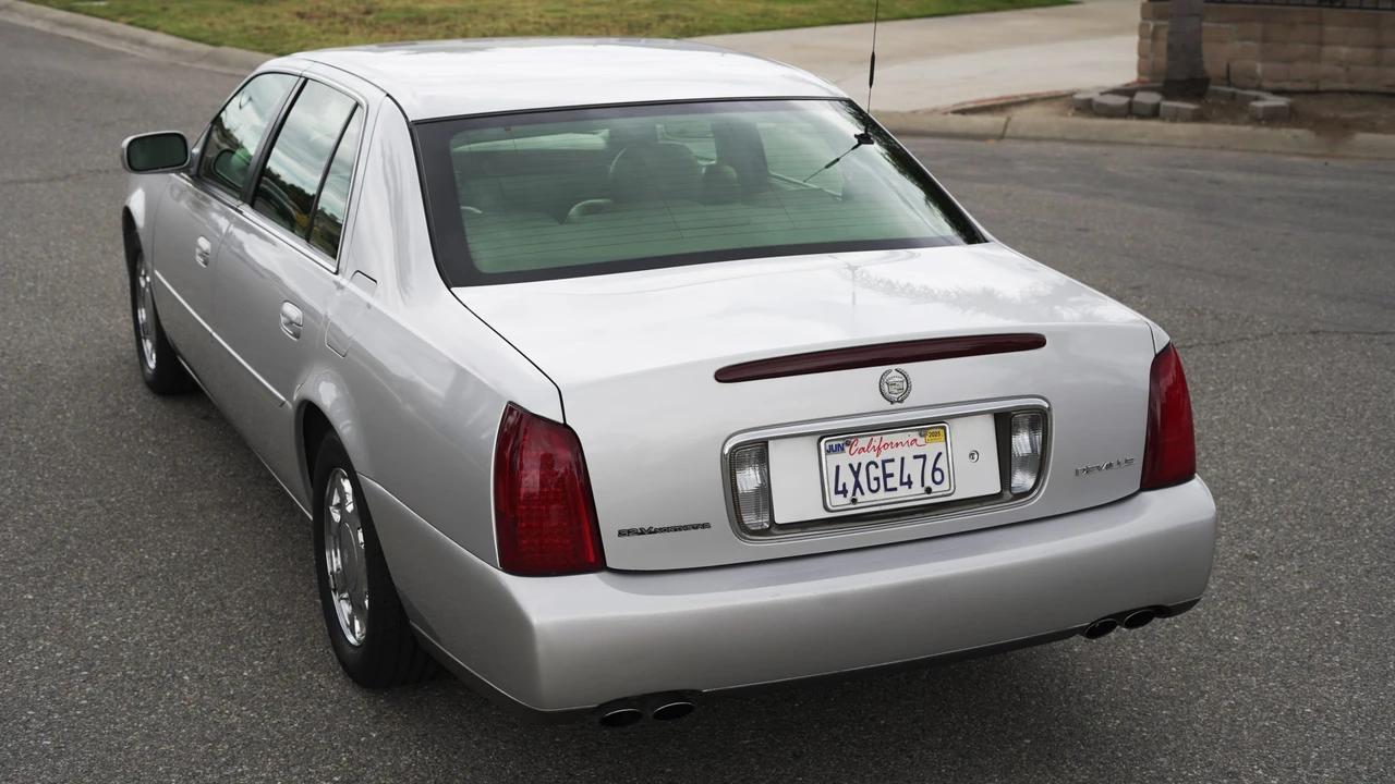 2001 Cadillac DeVille 8th Gen - Image 28 of 31