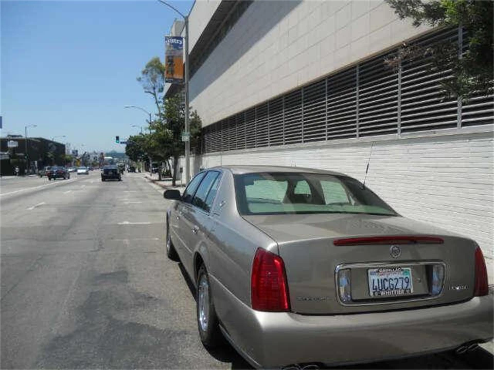 2001 Cadillac DeVille 8th Gen - Image 4 of 8