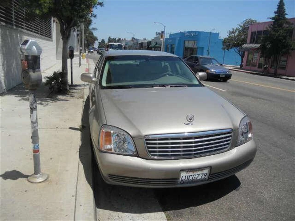 2001 Cadillac DeVille 8th Gen - Image 2 of 8