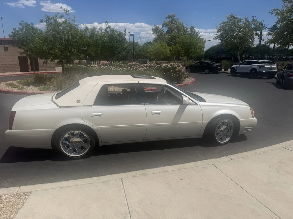 2001 Cadillac DeVille 8th Gen - Image 3 of 17