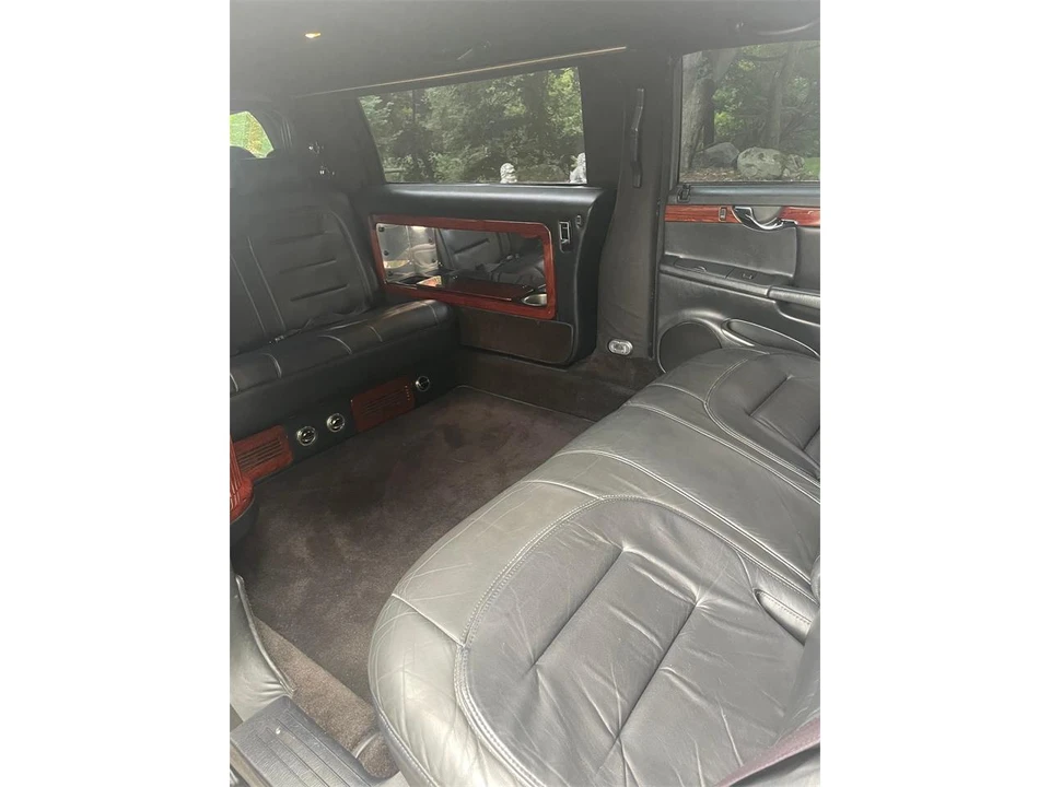 2001 Cadillac Fleetwood - Image 12 of 16