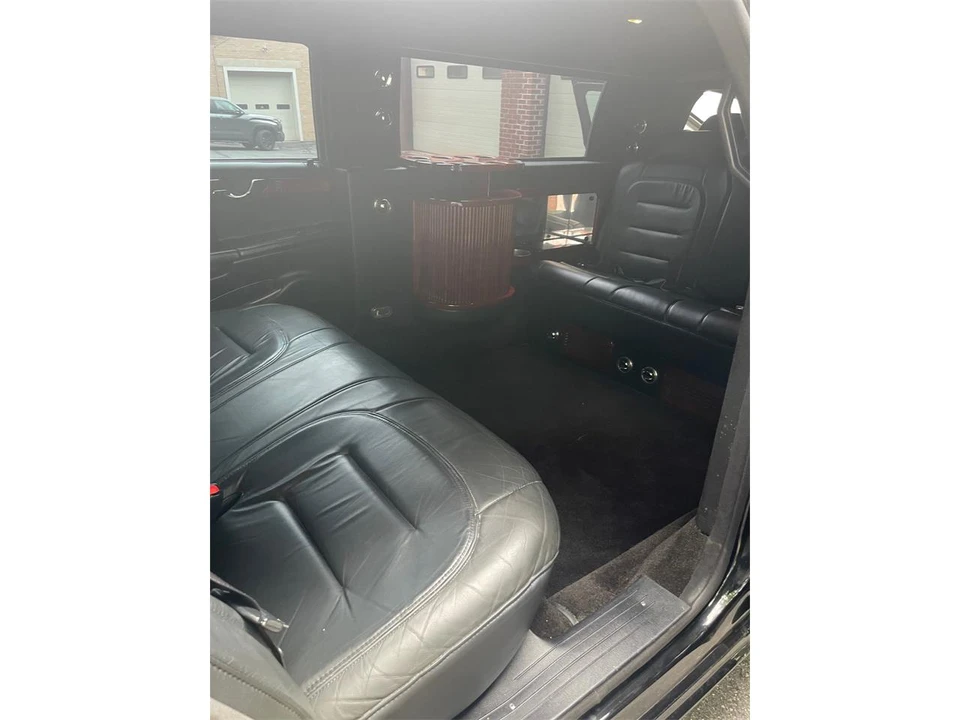 2001 Cadillac Fleetwood - Image 14 of 16