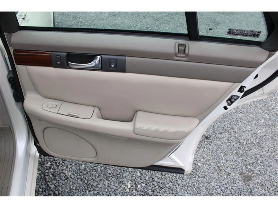 2001 Cadillac Seville - Image 17 of 22