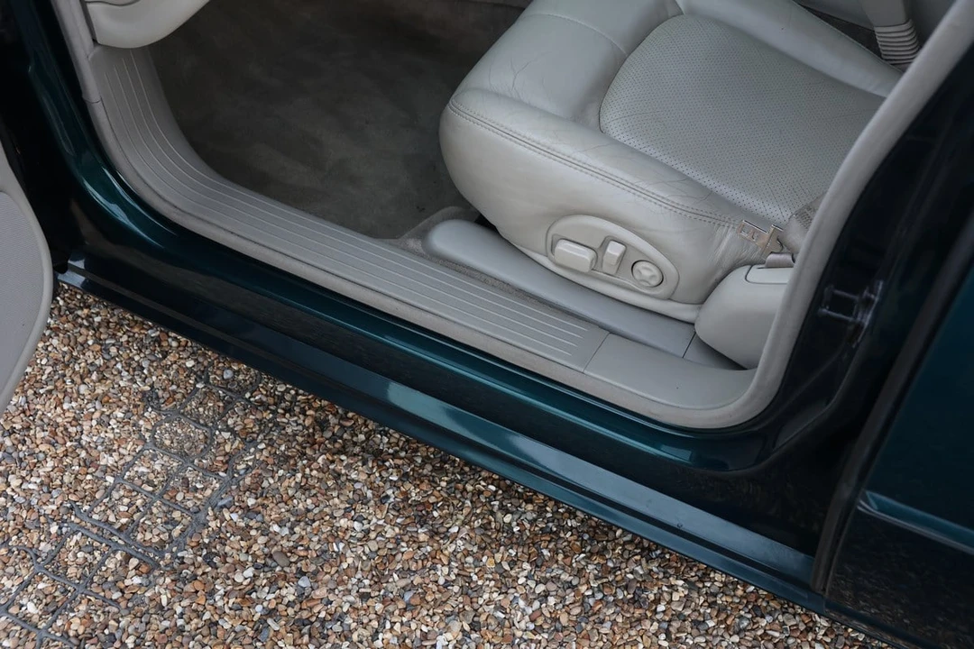 2001 Cadillac Seville - Image 22 of 30