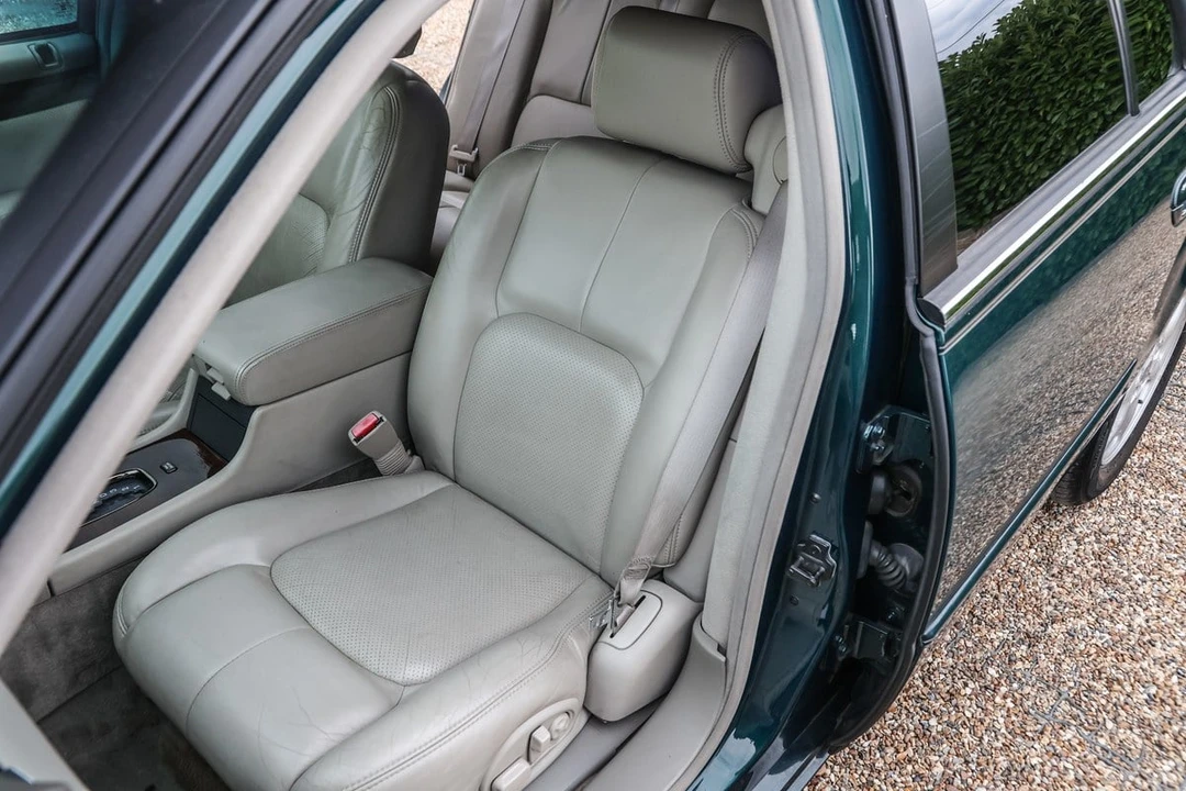 2001 Cadillac Seville - Image 19 of 30