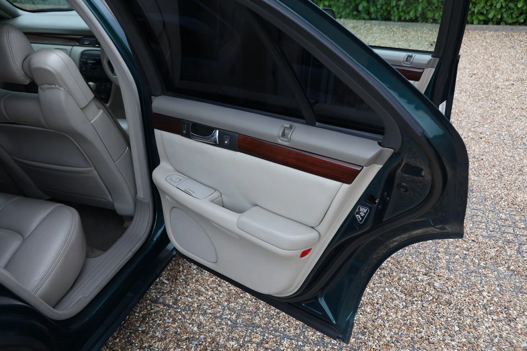2001 Cadillac Seville - Image 27 of 30