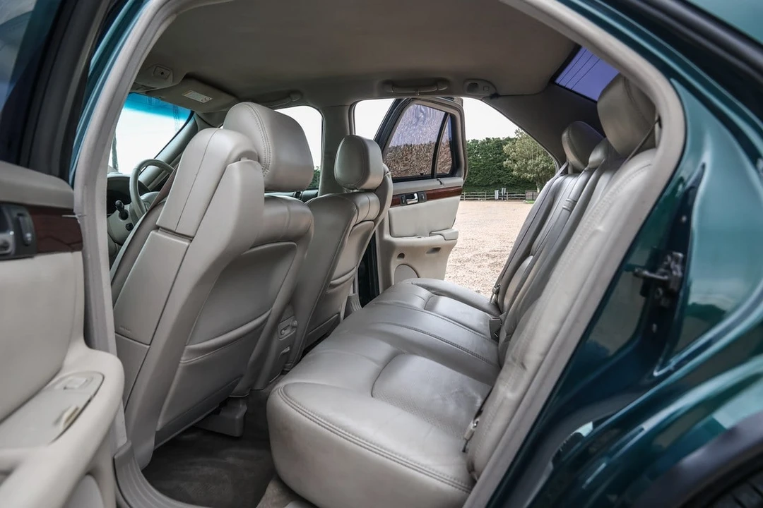 2001 Cadillac Seville - Image 17 of 30