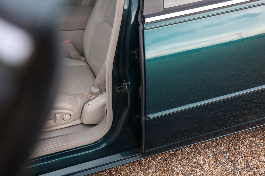 2001 Cadillac Seville - Image 23 of 30