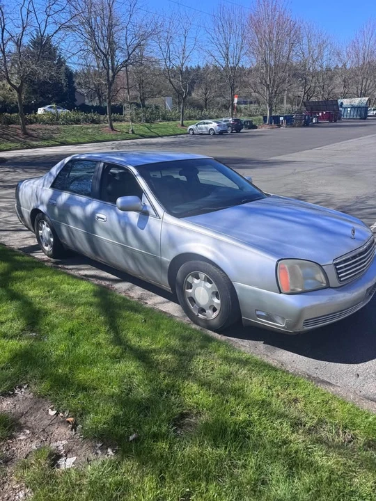 2001 Cadillac DeVille 8th Gen - Image 2 of 9