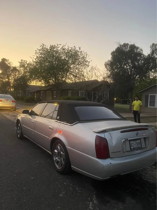 2001 Cadillac DeVille 8th Gen - Image 2 of 10