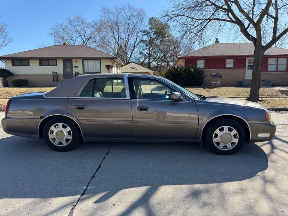 2001 Cadillac DeVille 8th Gen - Image 3 of 12
