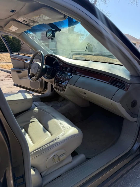2001 Cadillac DeVille 8th Gen - Image 10 of 12