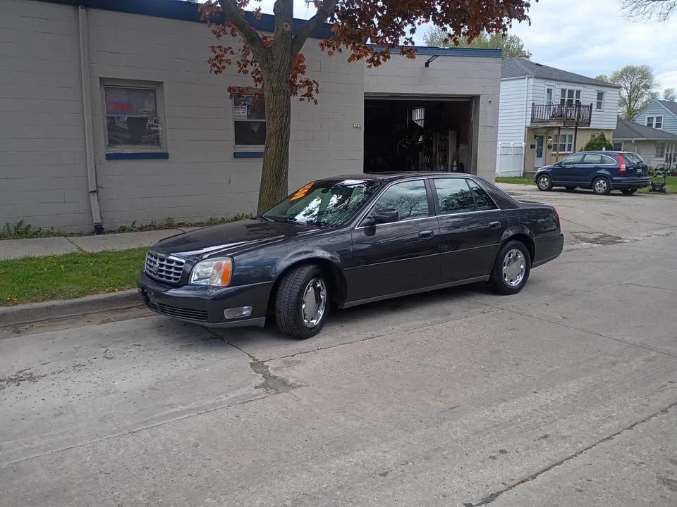 2001 Cadillac DeVille 8th Gen - Image 3 of 15