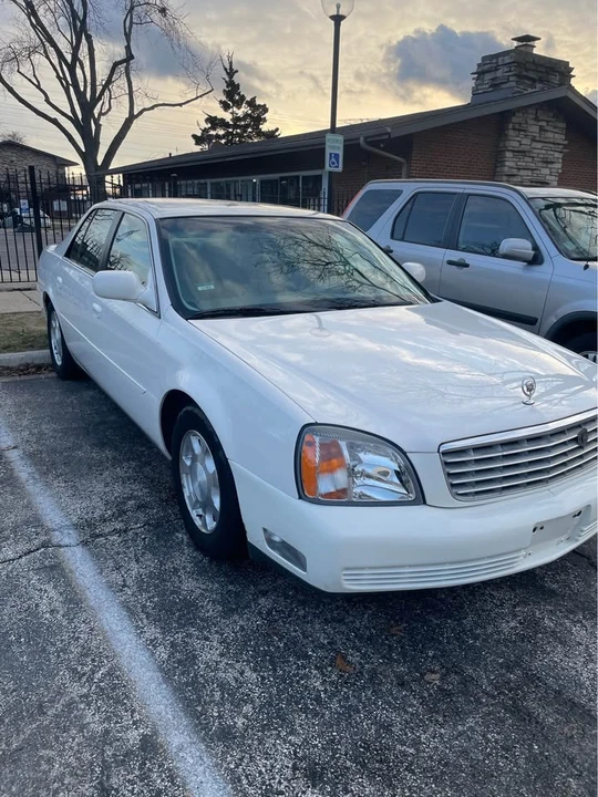 2001 Cadillac DeVille 8th Gen - Image 2 of 8