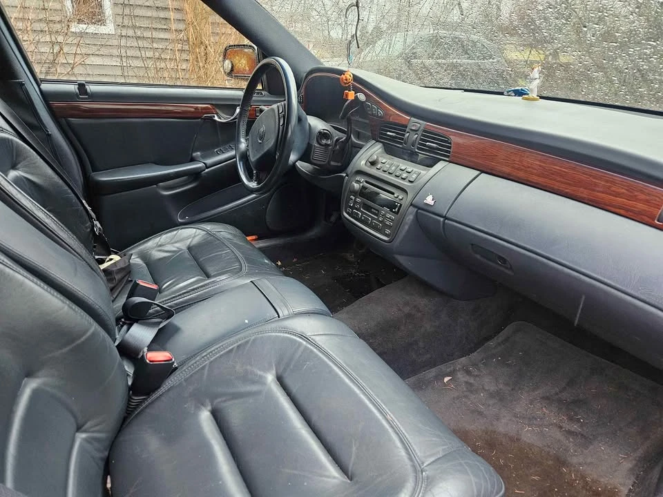 2001 Cadillac DeVille 8th Gen - Image 8 of 14