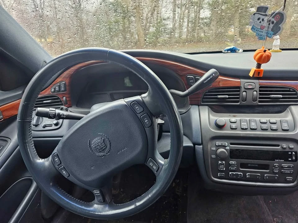 2001 Cadillac DeVille 8th Gen - Image 10 of 14