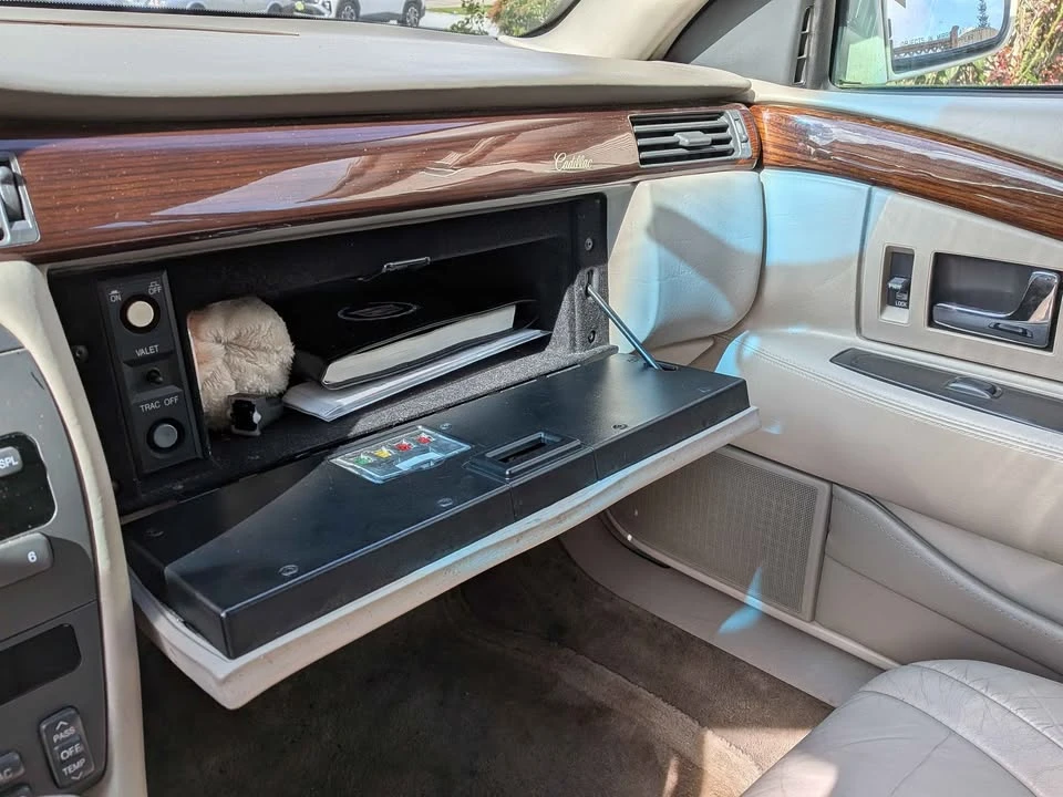 2001 Cadillac Eldorado 12th Gen - Image 10 of 15
