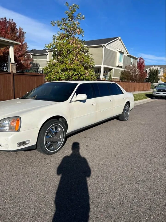 2001 Cadillac DeVille 8th Gen - Image 2 of 9