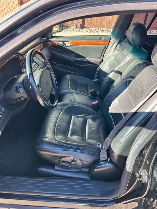 2001 Cadillac DeVille 8th Gen - Image 5 of 9