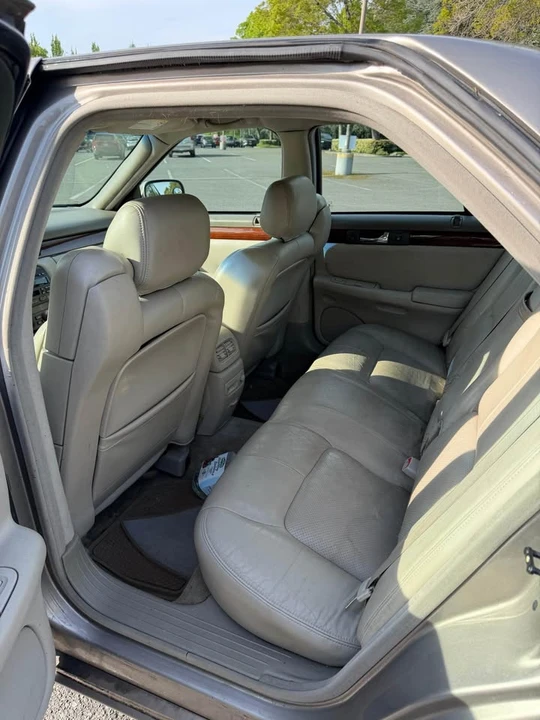 2001 Cadillac Seville - Image 10 of 12