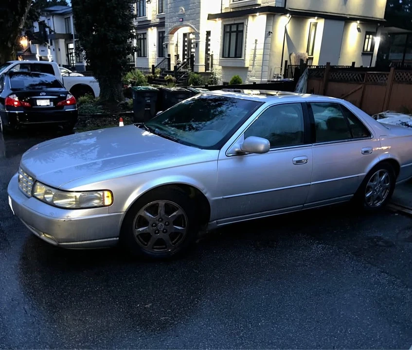 2001 Cadillac STS - Image 2 of 5