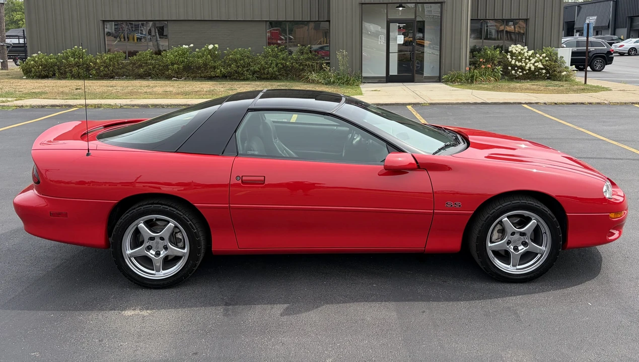 2001 Chevrolet Camaro SS 4th Gen - Image 6 of 29