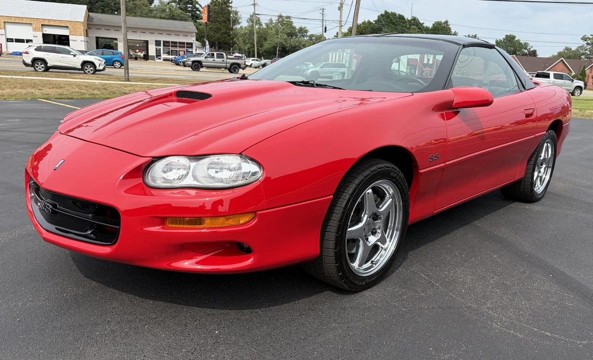 2001 Chevrolet Camaro SS 4th Gen - Image 9 of 29