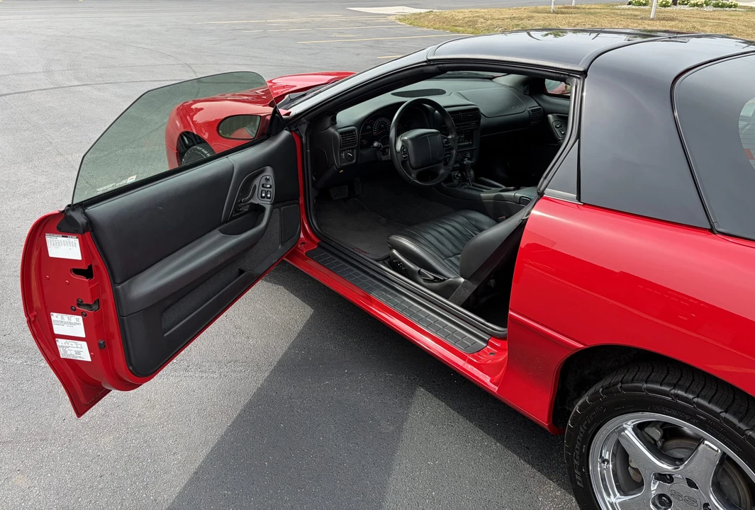 2001 Chevrolet Camaro SS 4th Gen - Image 14 of 29
