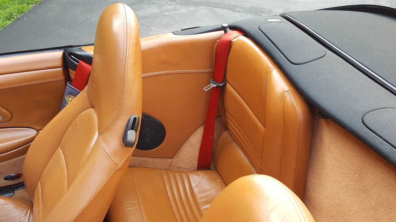 2001 Porsche 996 Carrera 4 - Image 6 of 7
