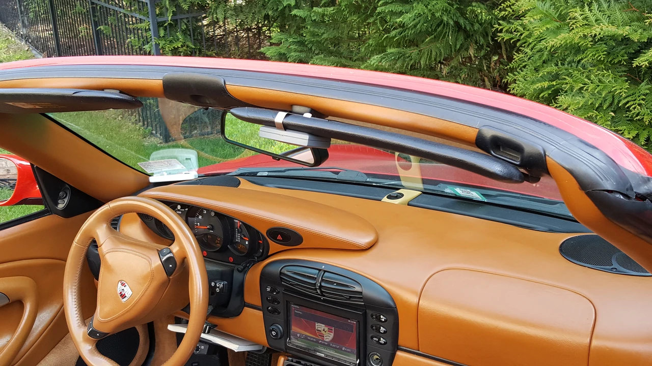 2001 Porsche 996 Carrera 4 - Image 3 of 7
