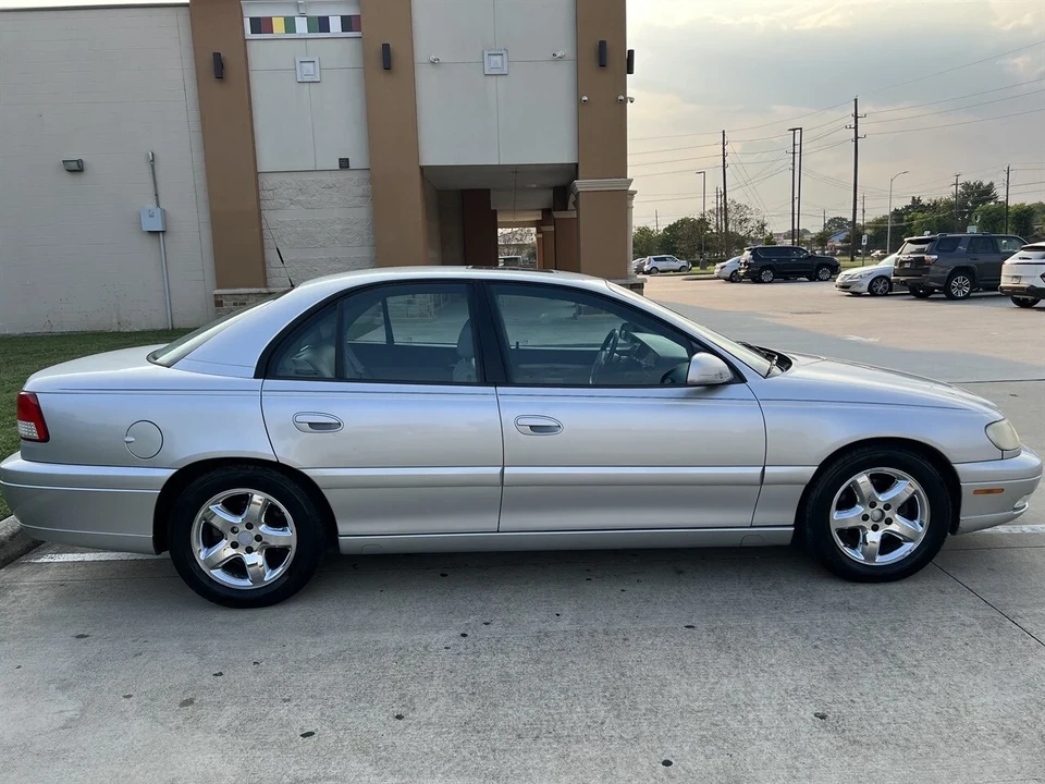 2001 Cadillac Catera - Image 15 of 21