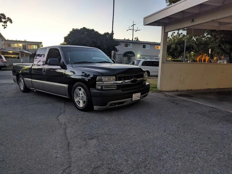 2001 Chevrolet Silverado 1st Gen - Image 2 of 10