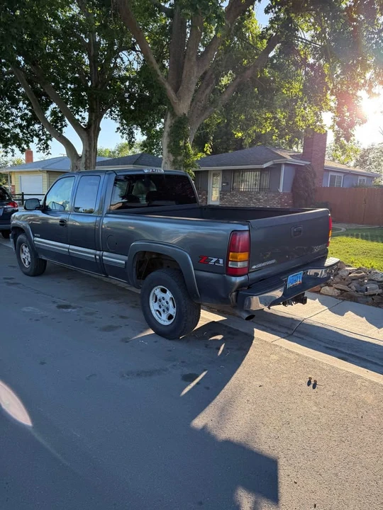 2001 Chevrolet Silverado 1st Gen - Image 2 of 8