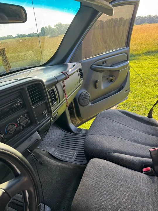 2001 Chevrolet Silverado 1st Gen - Image 8 of 9
