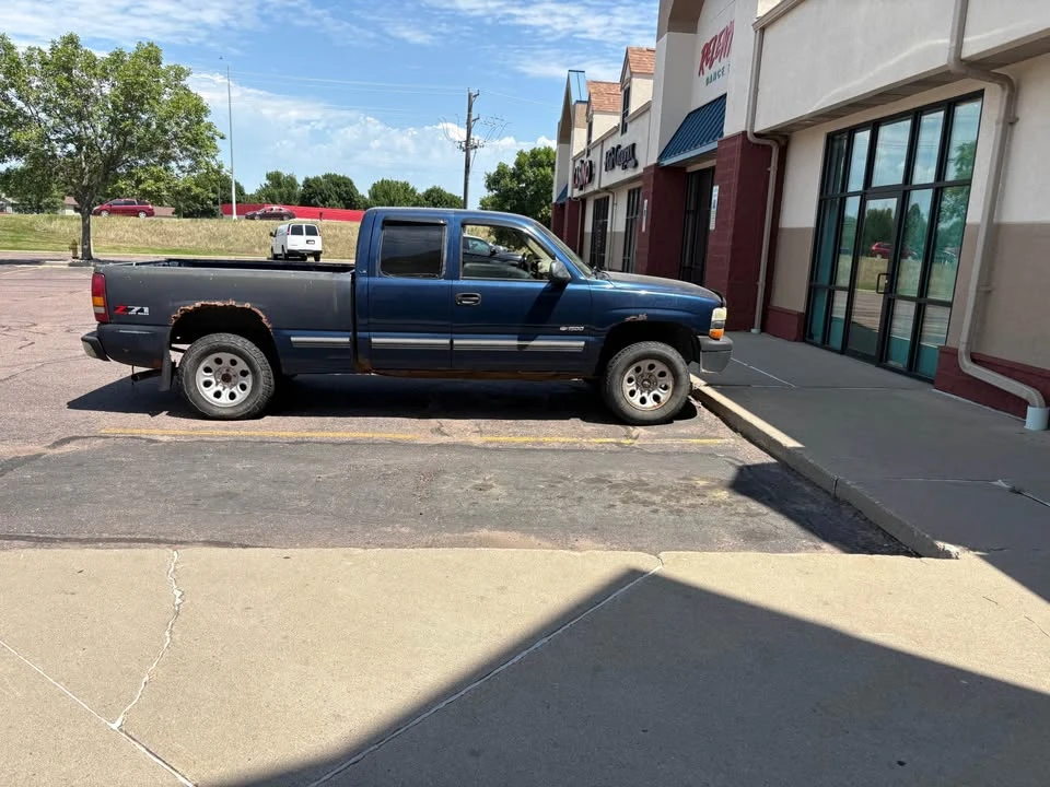 2001 Chevrolet Silverado 1st Gen - Image 2 of 10